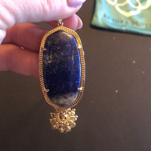 Kendra Scott lapis pendant with gold chain - Picture 3 of 3